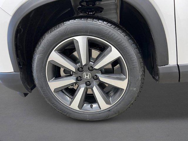 new 2025 Honda Pilot car, priced at $50,650