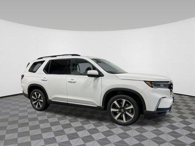 new 2025 Honda Pilot car, priced at $50,650