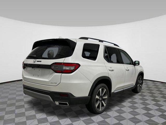 new 2025 Honda Pilot car, priced at $50,650