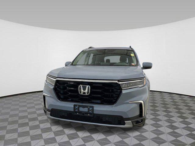 new 2025 Honda Pilot car, priced at $47,658