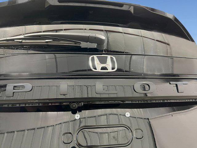 new 2025 Honda Pilot car, priced at $52,360