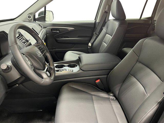 new 2025 Honda Ridgeline car, priced at $42,192