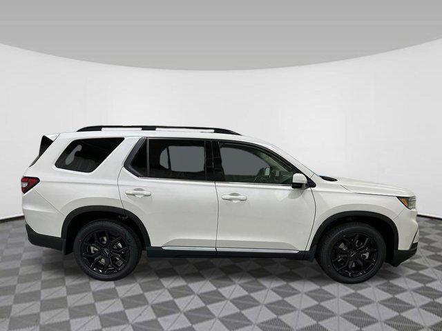 new 2025 Honda Pilot car, priced at $51,235