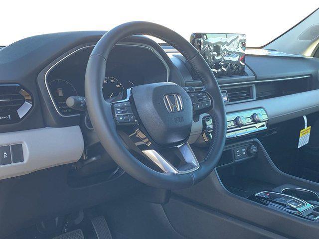 new 2025 Honda Pilot car, priced at $46,750