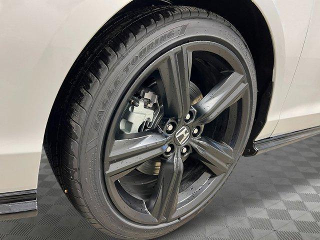 new 2025 Honda Accord Hybrid car, priced at $35,163