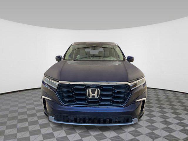 new 2025 Honda Pilot car, priced at $44,850