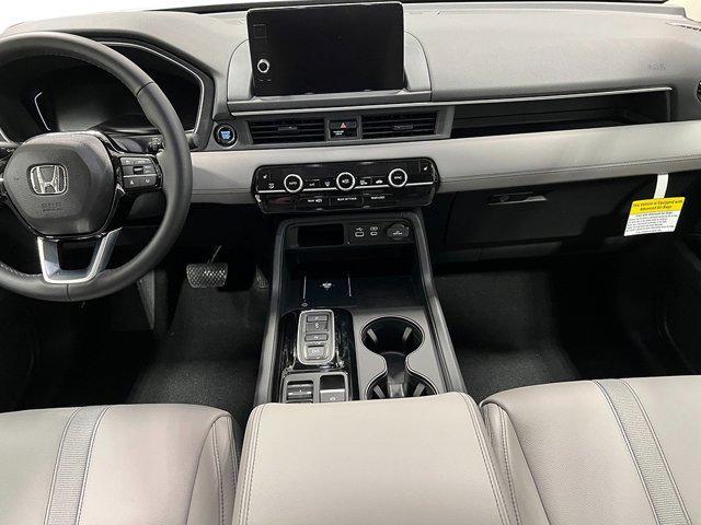 new 2025 Honda Pilot car, priced at $44,223