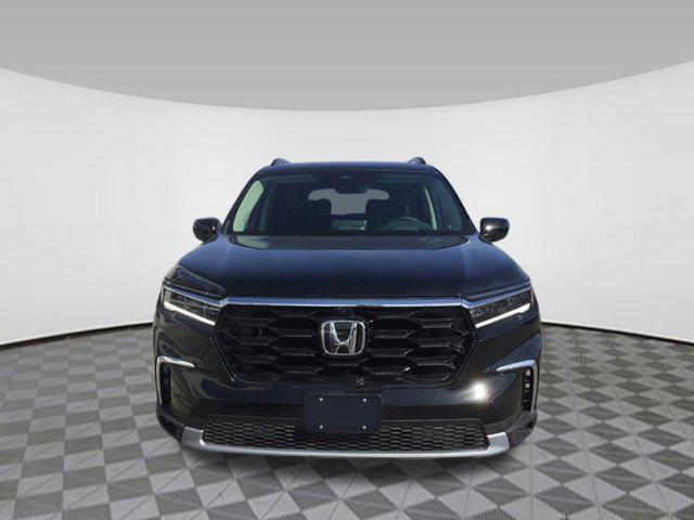 new 2025 Honda Pilot car, priced at $51,133