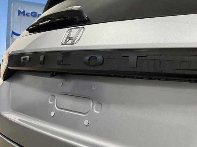 new 2025 Honda Pilot car, priced at $47,833