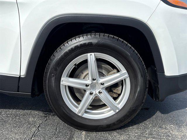 used 2016 Jeep Cherokee car, priced at $10,195