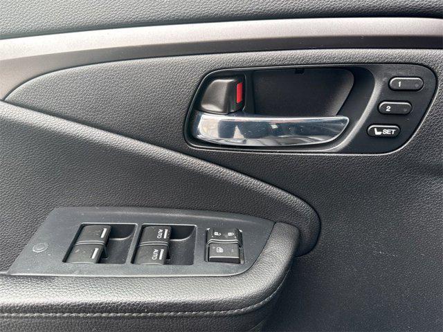 used 2022 Honda Pilot car, priced at $31,895