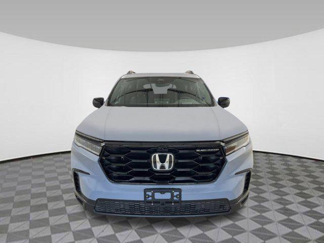new 2025 Honda Pilot car, priced at $51,981