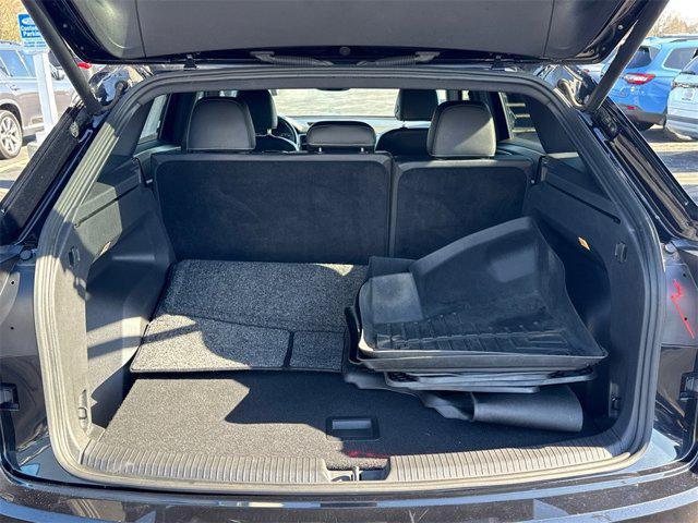 used 2020 Volkswagen Atlas Cross Sport car, priced at $19,995