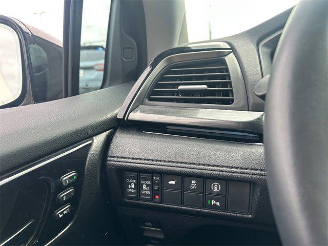used 2024 Honda Odyssey car, priced at $45,395