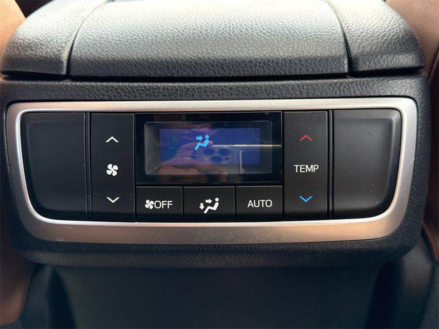 used 2019 Toyota Highlander car, priced at $27,395