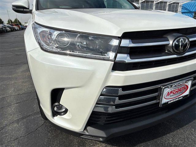 used 2019 Toyota Highlander car, priced at $27,395