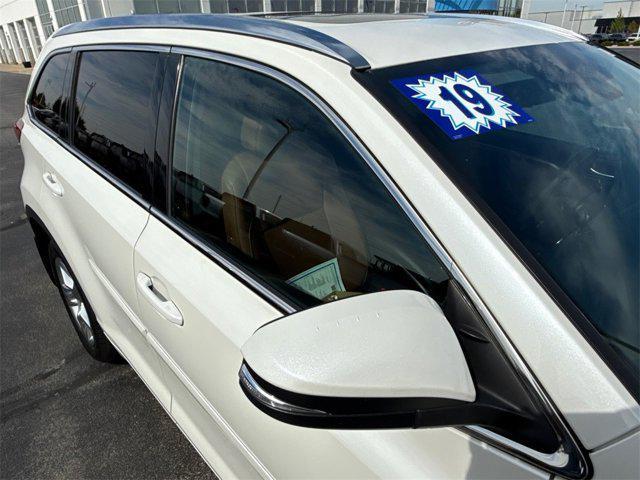 used 2019 Toyota Highlander car, priced at $27,395