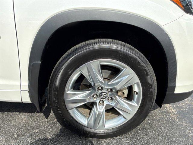 used 2019 Toyota Highlander car, priced at $27,395