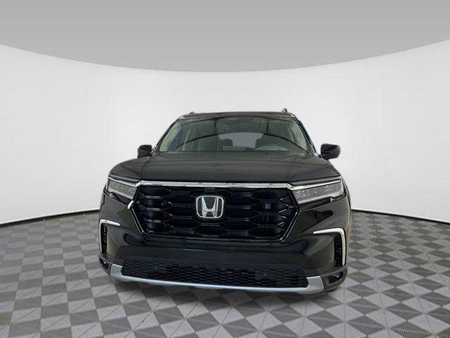 new 2025 Honda Pilot car, priced at $50,277