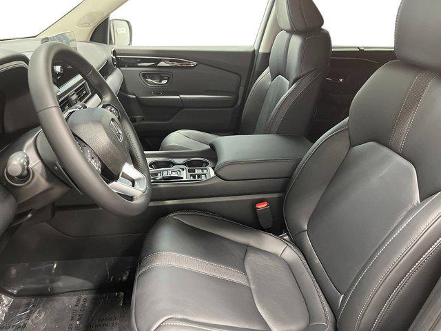 new 2025 Honda Pilot car, priced at $49,167