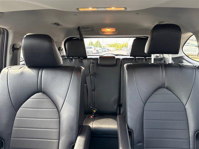 used 2022 Toyota Highlander car, priced at $33,111