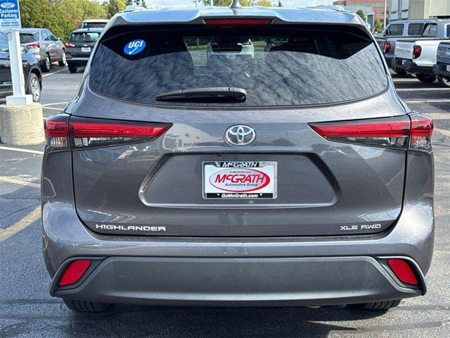 used 2022 Toyota Highlander car, priced at $33,111