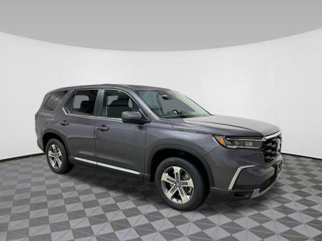 new 2025 Honda Pilot car, priced at $44,223