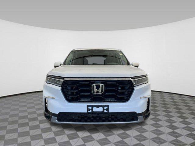 new 2025 Honda Pilot car, priced at $46,065