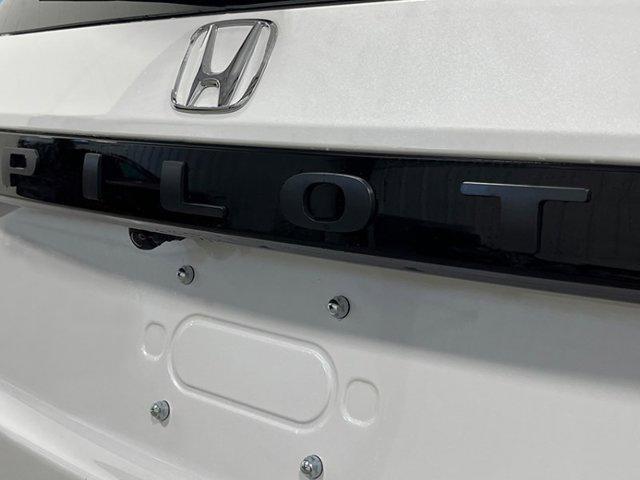 new 2025 Honda Pilot car, priced at $46,065