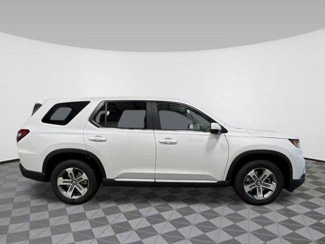new 2025 Honda Pilot car, priced at $46,065
