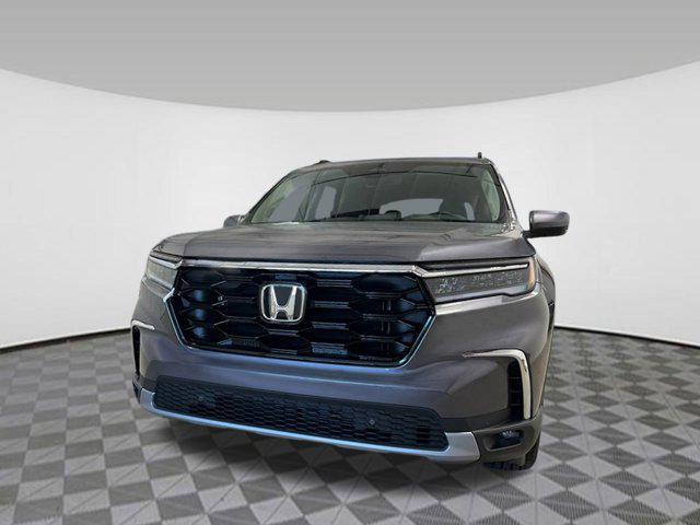 new 2025 Honda Pilot car, priced at $47,824