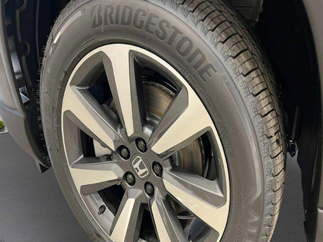 new 2025 Honda Pilot car, priced at $47,824