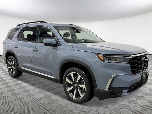 new 2025 Honda Pilot car, priced at $47,704