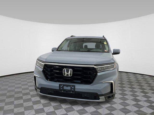 new 2025 Honda Pilot car, priced at $47,958