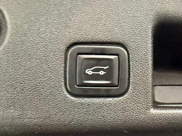 used 2020 Chevrolet Equinox car, priced at $13,895