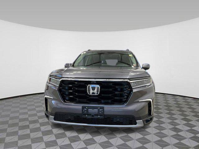 new 2025 Honda Pilot car, priced at $52,360