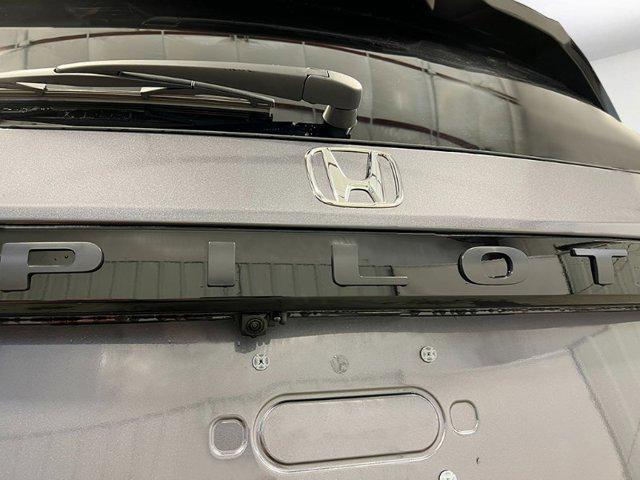 new 2025 Honda Pilot car, priced at $47,277