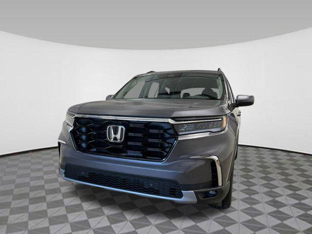 new 2025 Honda Pilot car, priced at $47,277