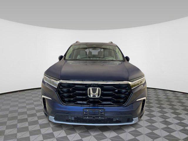 new 2025 Honda Pilot car, priced at $50,477