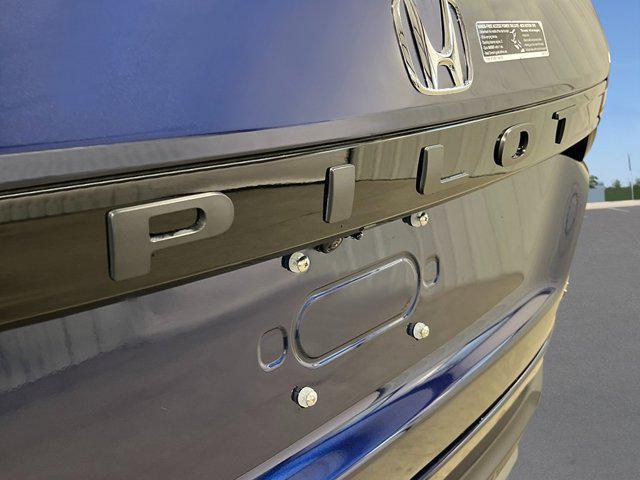 new 2025 Honda Pilot car, priced at $52,360