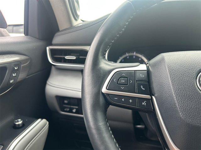 used 2022 Toyota Highlander car, priced at $33,500