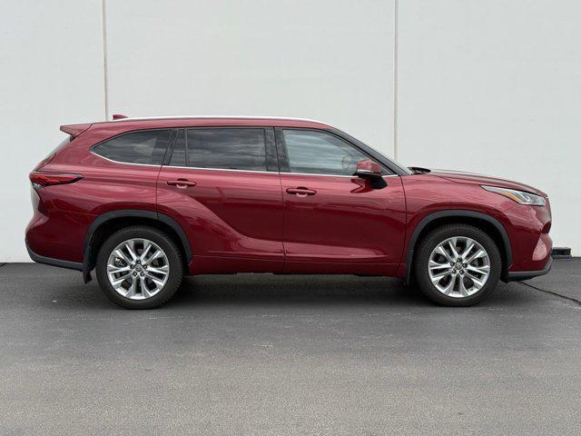 used 2022 Toyota Highlander car, priced at $36,795