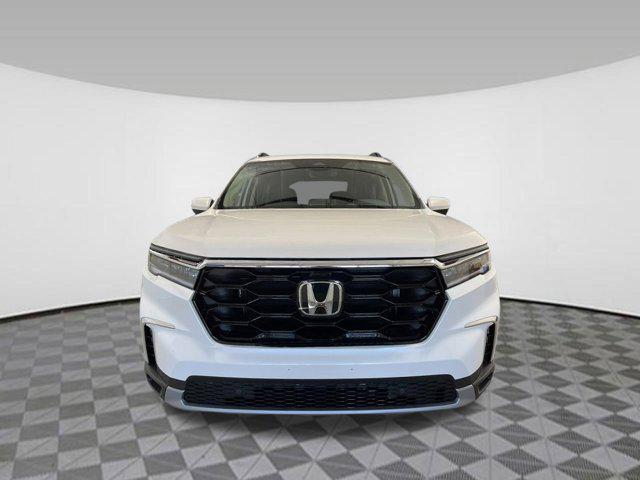 new 2025 Honda Pilot car, priced at $47,658