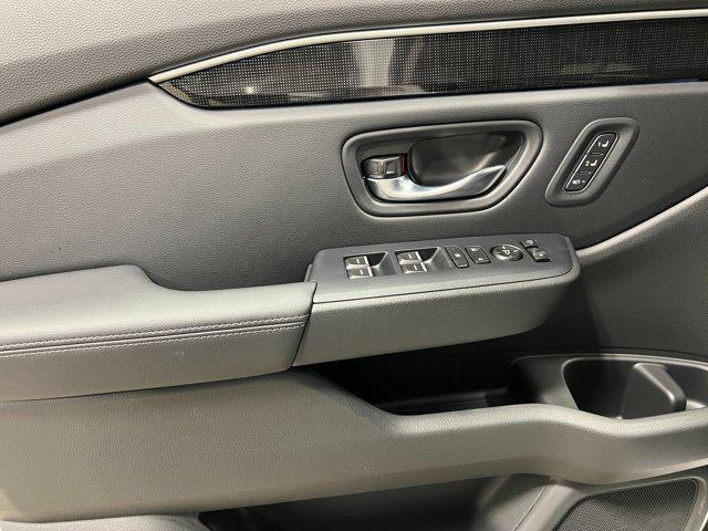 new 2025 Honda Pilot car, priced at $50,477