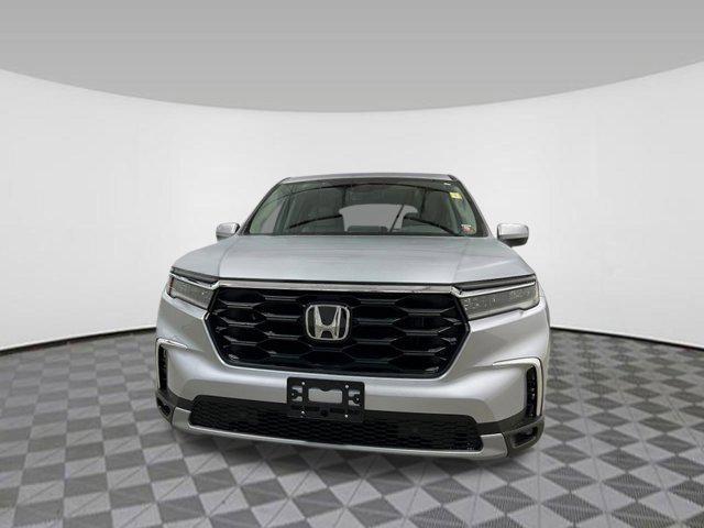 new 2025 Honda Pilot car, priced at $44,269