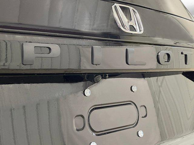 new 2025 Honda Pilot car, priced at $47,833