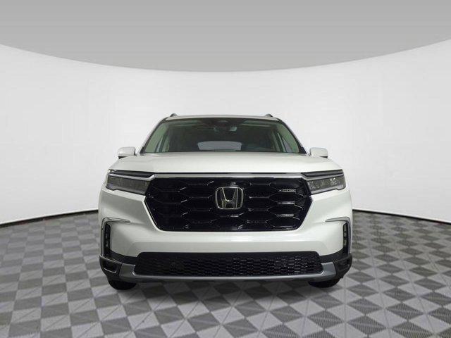 new 2025 Honda Pilot car, priced at $49,335