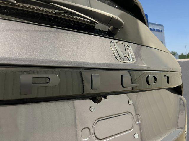 new 2025 Honda Pilot car, priced at $48,880