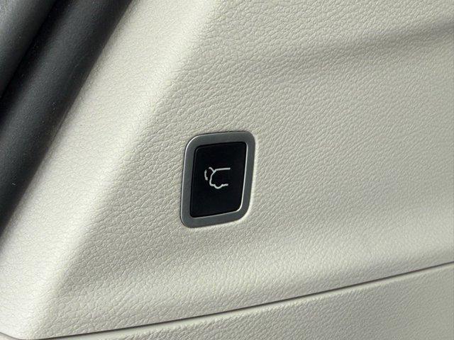 used 2018 Chrysler Pacifica car, priced at $17,795
