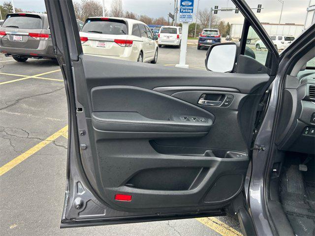 used 2022 Honda Pilot car, priced at $32,111